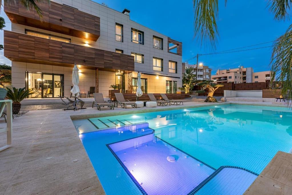 Ferienwohnung 5 Stelle Piscina, Jacuzzi, Wifi - 2 Min Dal Mare Miami Playa Exterior foto